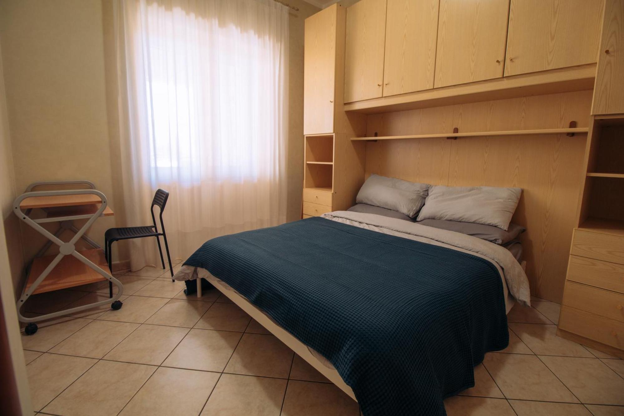 Flat With High Speed Internet Apartment *