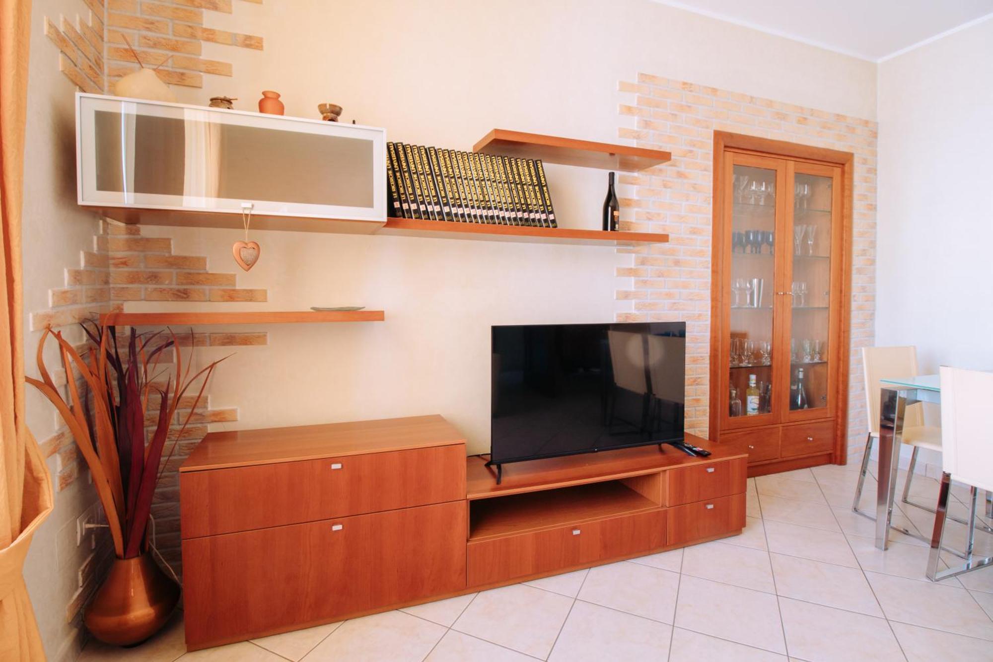 Flat With High Speed Internet Apartment *