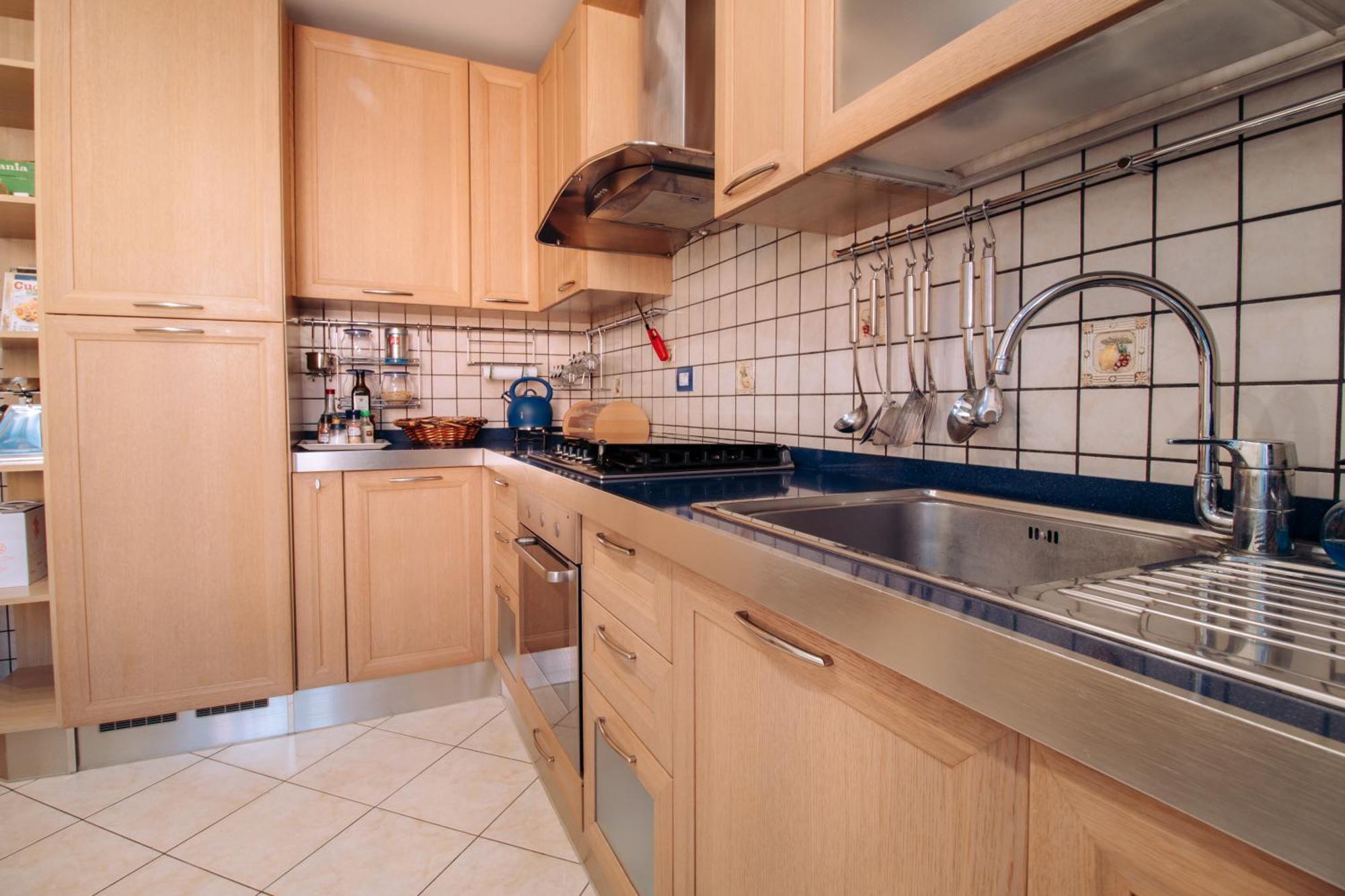 Flat With High Speed Internet Apartment